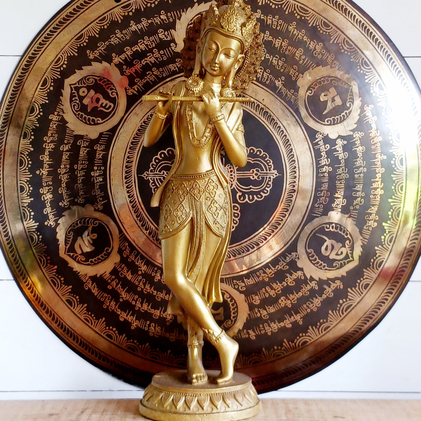 Bring divine grace and serenity into your space with this beautifully crafted golden statue of Lord Krishna, one of the most revered and beloved deities in Hinduism. Krishna, the eighth avatar of Vishnu, is known as the god of love, protection, and compassion. 