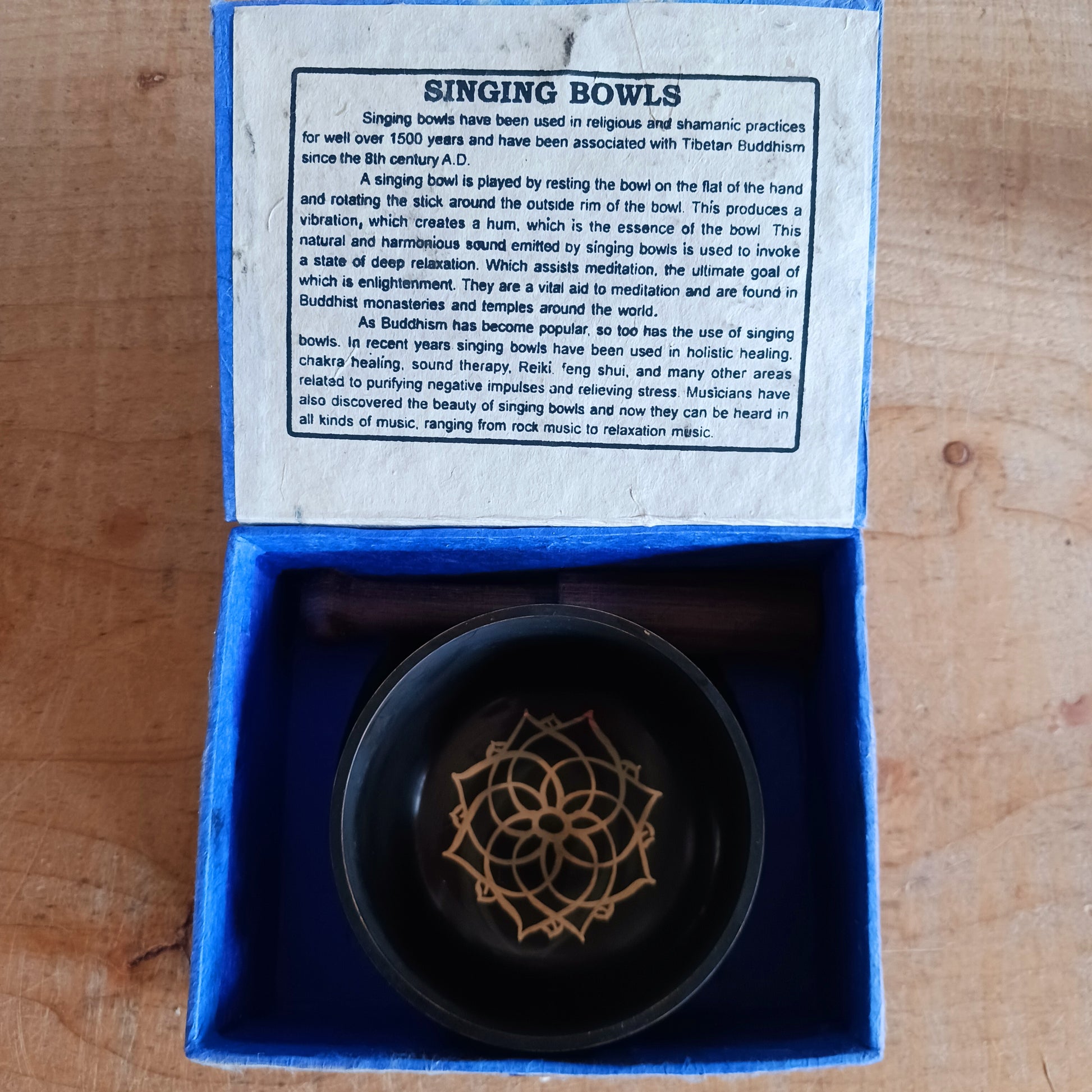 Embark on your sound healing journey with this medium-sized black Tibetan singing bowl set, ideal for beginners and spiritual seekers alike. Crafted with precision and a machine-made polished finish, this singing bowl produces steady, resonant tones that are perfect for meditation, energy healing, and Tibetan Buddhist practices.
