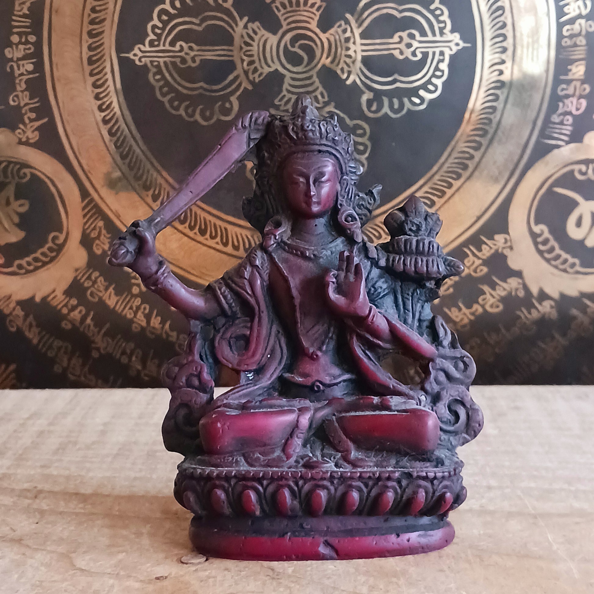 Manjushree, from the Sanskrit Manju (gentle) and Shree (glorious or honorable), is revered as the embodiment of “gentle glory.” His essence radiates clarity, intelligence, and the power to dispel ignorance. In Mahayana Buddhist tradition, Manjushree confers mastery of the Dharma, deep spiritual wisdom, and eloquence, guiding practitioners along the noble path of the bodhisattva.