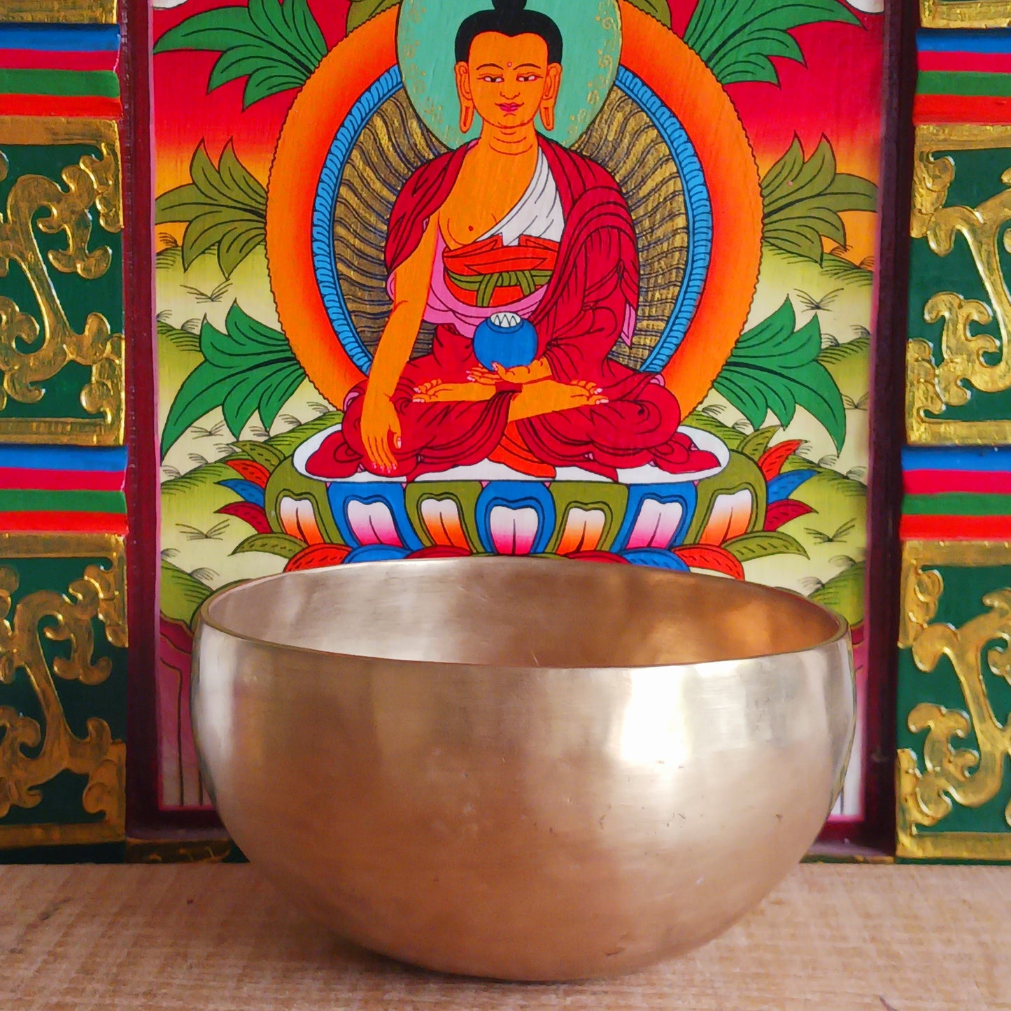 Handmade Chö-Pa singing bowl from Nepal with a long-lasting tone. Ideal for meditation, healing, and space clearing rituals.
