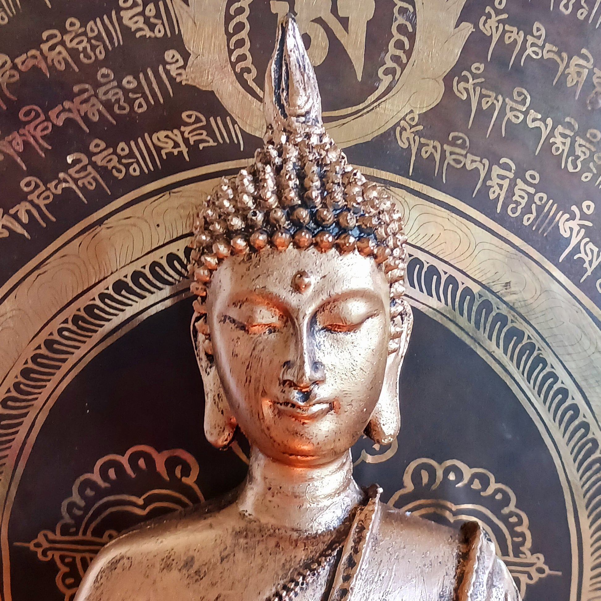 Bring peace, balance, and spiritual elegance into your space with this Thai-Style Buddha Statue, beautifully designed to inspire mindfulness and inner harmony. Crafted from durable poly resin, this 27cm statue features a vintage finish and intricate lotus leaf patterns on the Buddha’s robe—symbolizing purity, enlightenment, and spiritual growth.