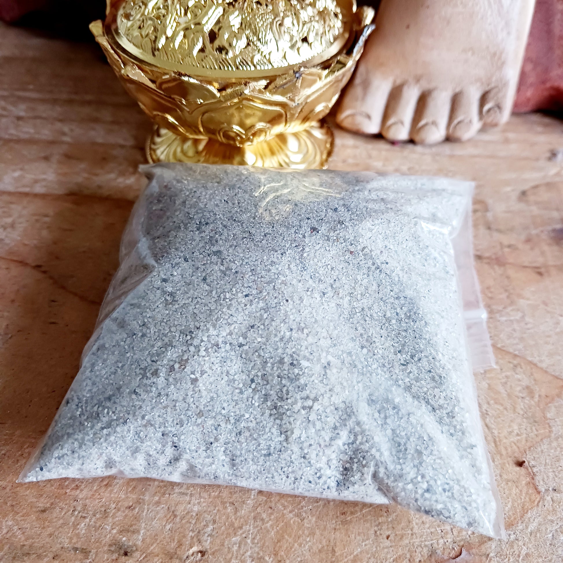 Bring serenity and beauty into your space with this elegant lotus-shaped incense burner, thoughtfully crafted to elevate your rituals and décor. The detailed lotus base symbolizes purity and enlightenment, while the ornate cap is adorned with traditional Tibetan Auspicious symbols, representing harmony, prosperity, and protection.