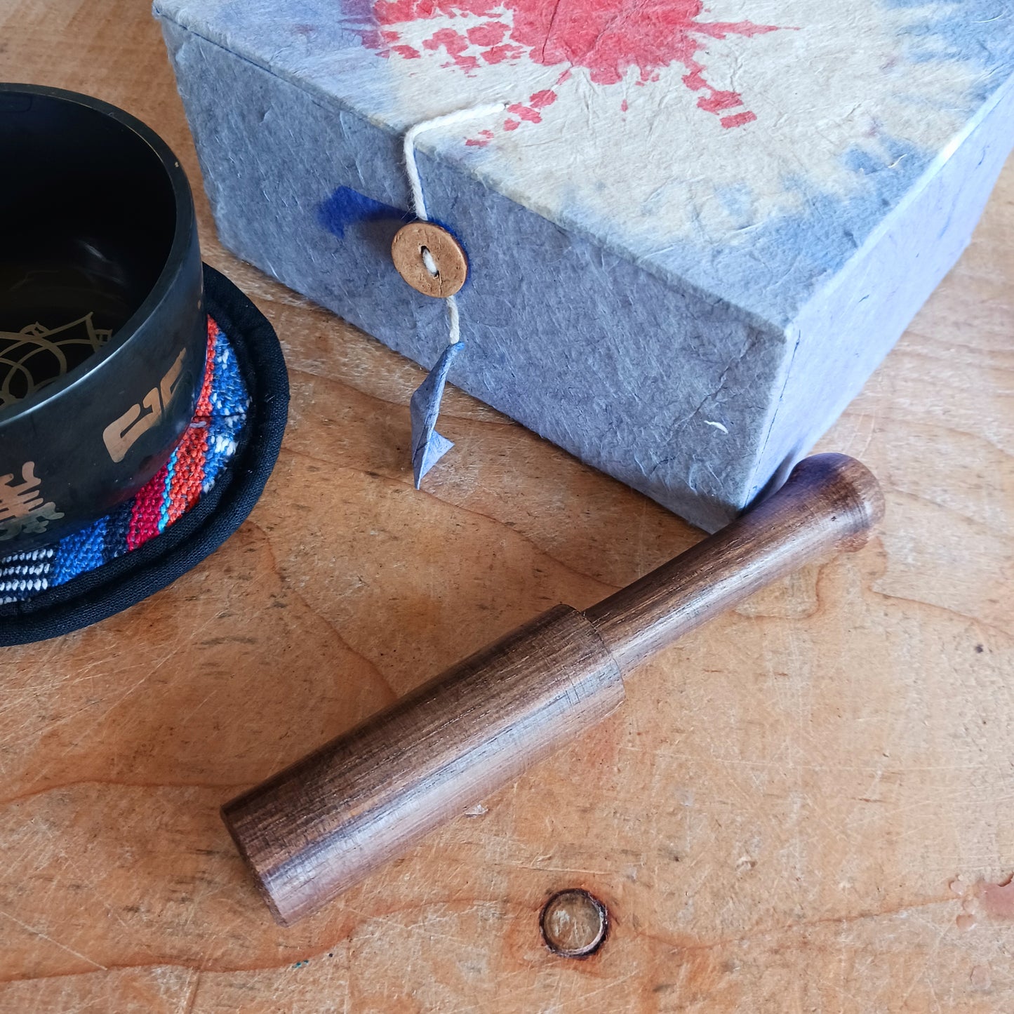 Embark on your sound healing journey with this medium-sized black Tibetan singing bowl set, ideal for beginners and spiritual seekers alike. Crafted with precision and a machine-made polished finish, this singing bowl produces steady, resonant tones that are perfect for meditation, energy healing, and Tibetan Buddhist practices.