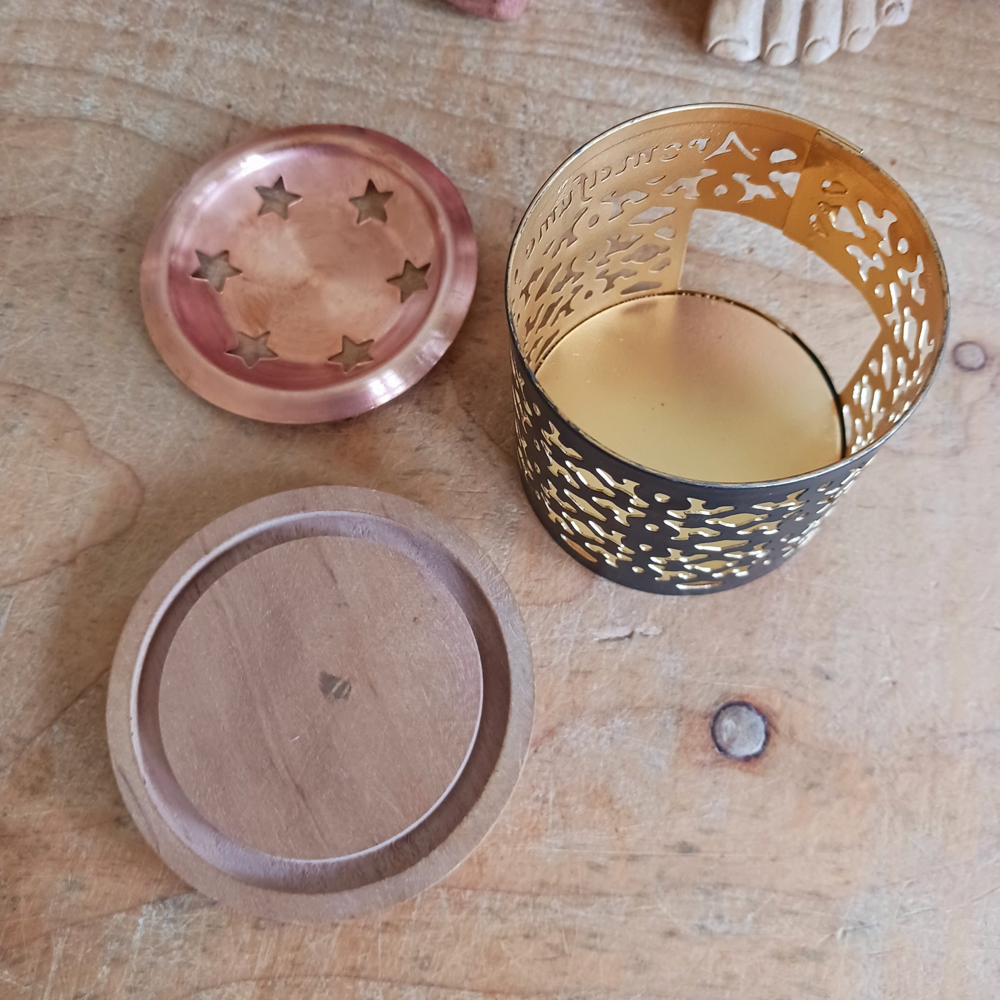 The Aromafume Oriental Incense Brick Burner is specially designed to safely and effectively heat Aromafume incense bricks, releasing their fragrance in a clean, controlled way. 