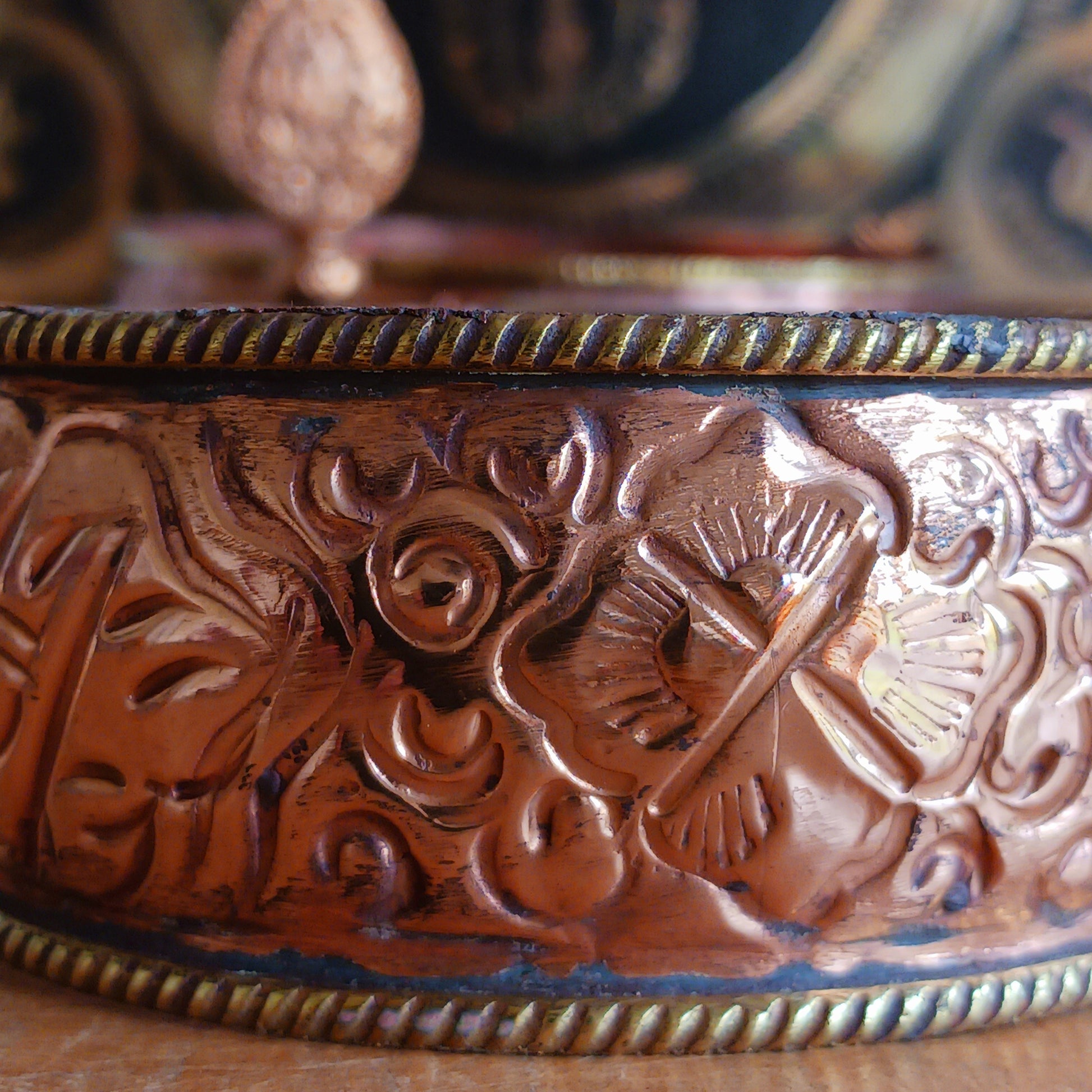 Elevate your spiritual practice with this handmade large copper mandala offering set, crafted with traditional Tibetan artistry. In Tibetan Buddhism, offering a mandala symbolizes offering the entire universe—mountains, continents, precious substances, and realms—to the enlightened beings. Through this profound practice, one accumulates merit, wisdom, and spiritual clarity.