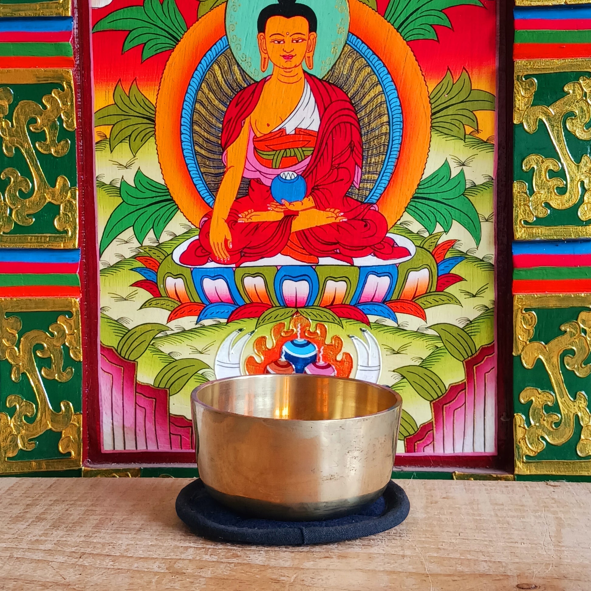 Discover the calming sound of mindfulness with this beautifully crafted Singing Bowl Gift Set. Ideal for beginners and children, the set includes a smooth, machine-made brass singing bowl that is easy to play, a wooden striker, and a soft cushion—all elegantly presented in a handmade Himalayan Lokta paper box.