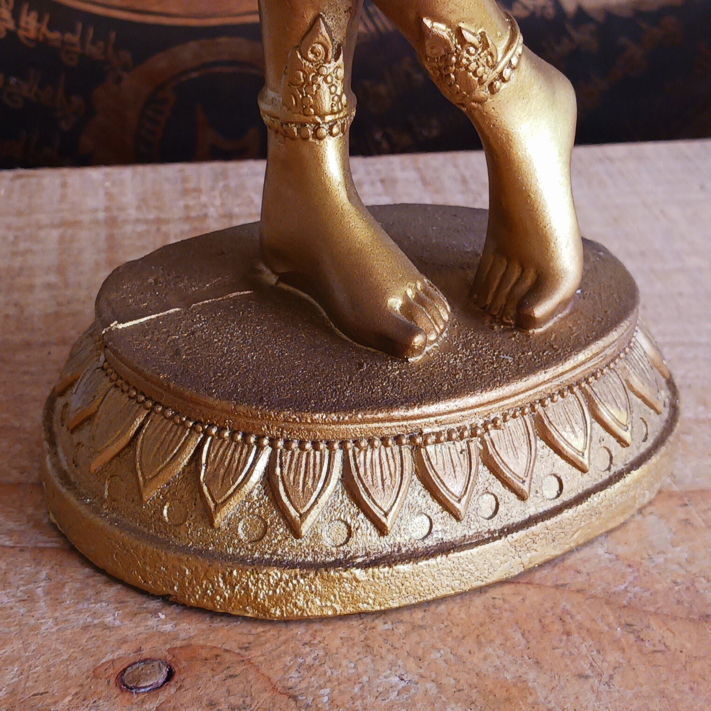 Bring divine grace and serenity into your space with this beautifully crafted golden statue of Lord Krishna, one of the most revered and beloved deities in Hinduism. Krishna, the eighth avatar of Vishnu, is known as the god of love, protection, and compassion. 
