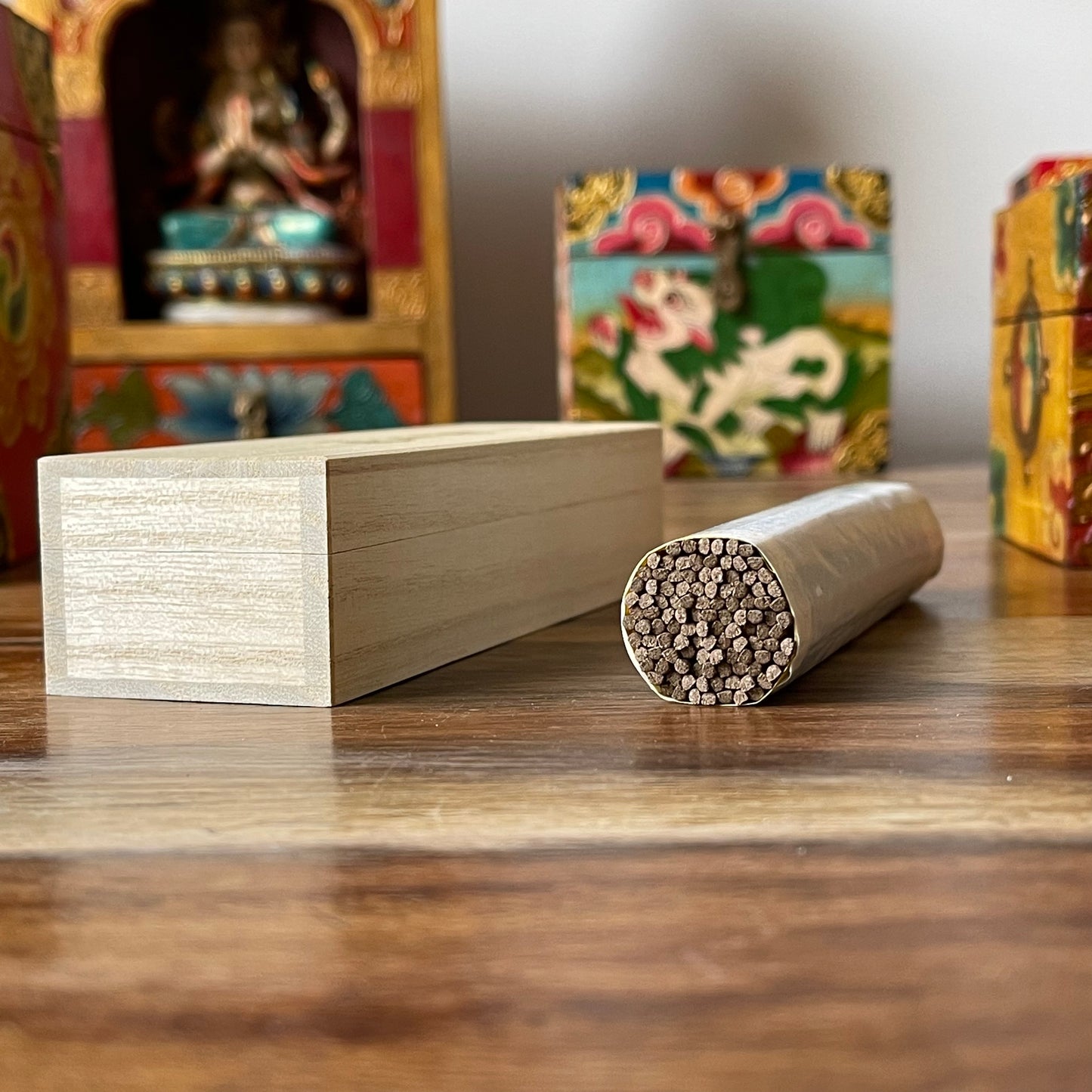 Excellent Shu Koh Koku Incense - Medium Box (100 Short Sticks)