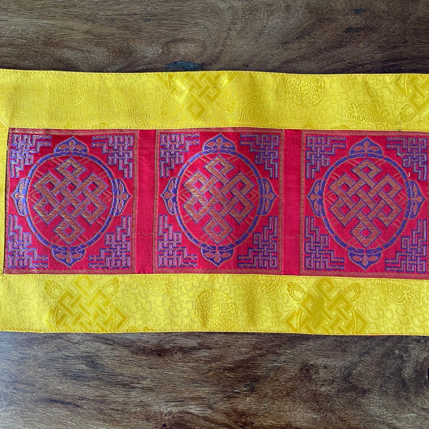 Altar cloth with Endless Knot  brocade 40 x 19 cm