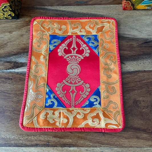 Altar cloth with dorje brocade