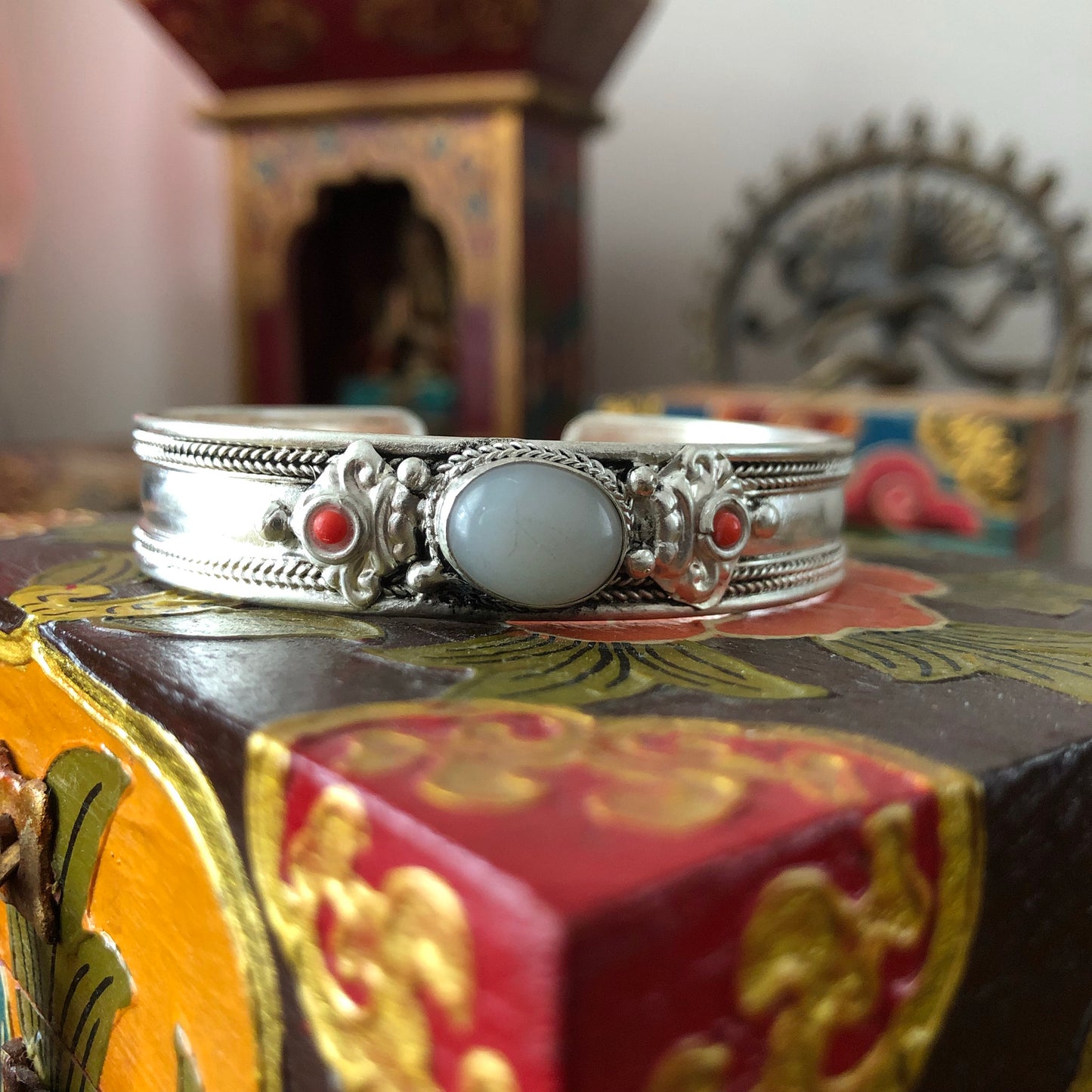 Tibetan bracelet  with White stone