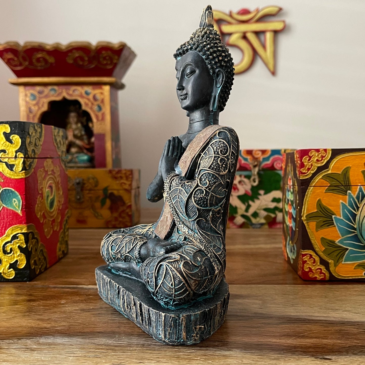 Praying Buddha antique look 22cm