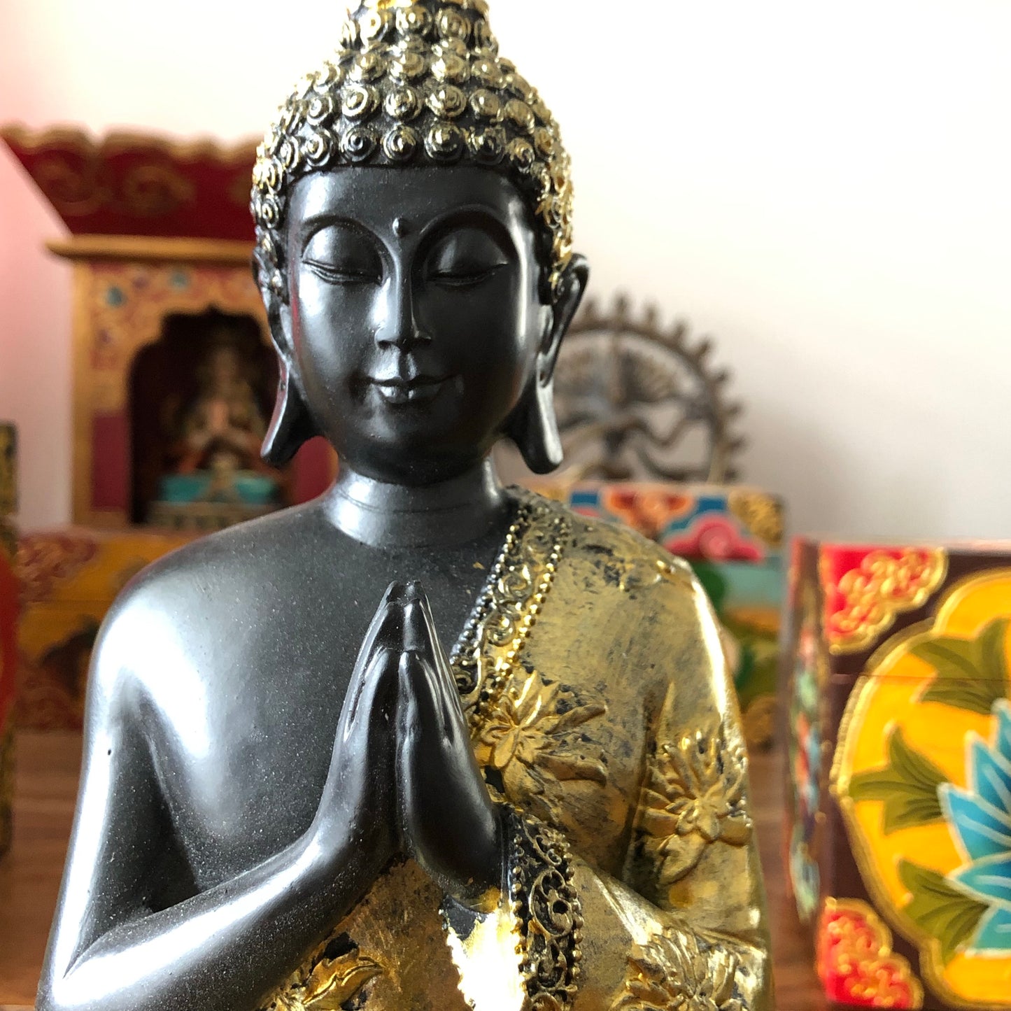 Praying Buddha antique finish 22 cm
