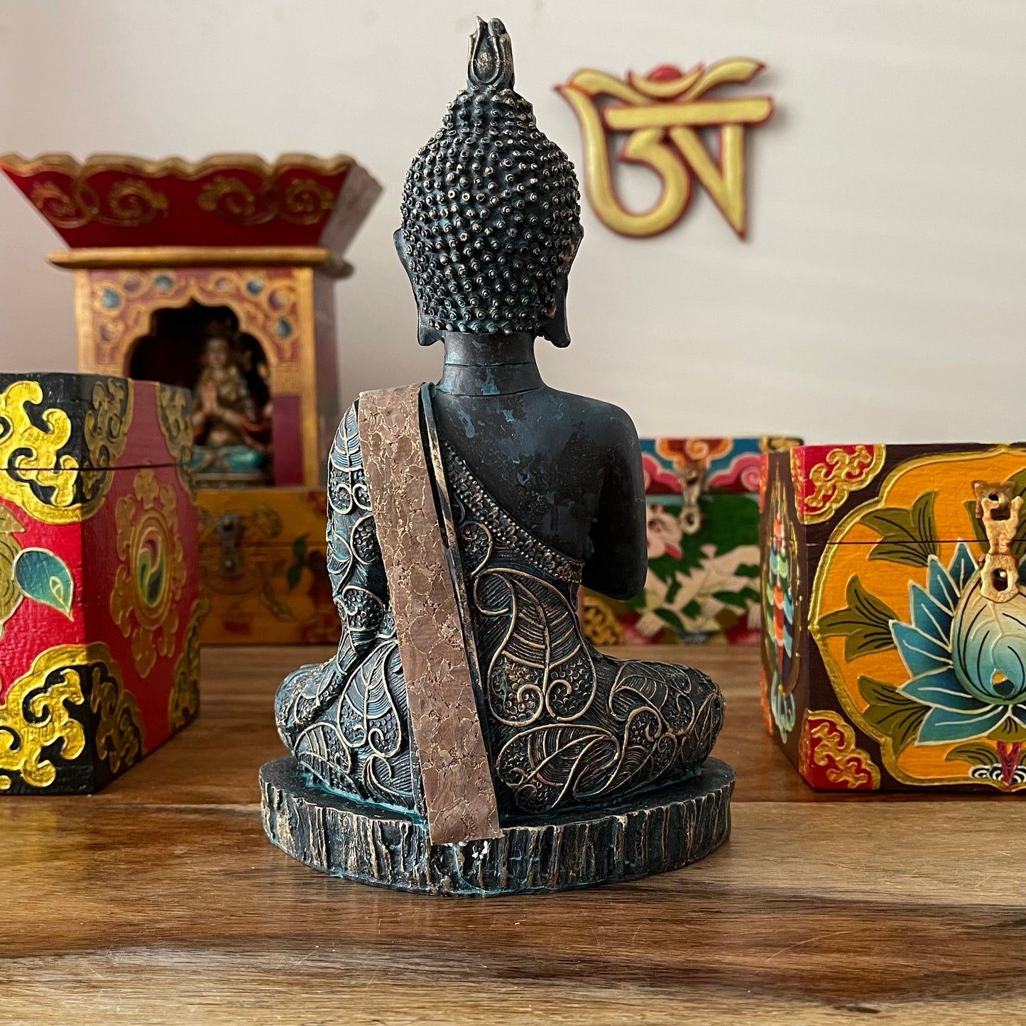 Praying Buddha antique look 22cm